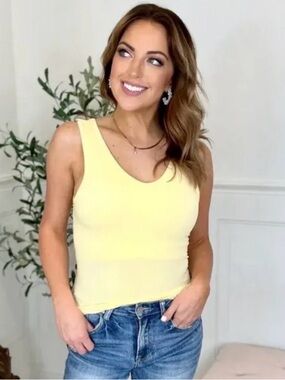 ELIETIAN reversible, built-in bra tank- Light Yellow